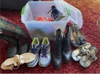 Miscellaneous Pairs Of Women's Shoes