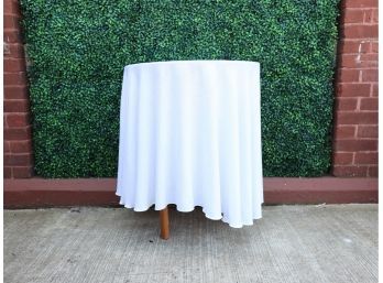 Round Staging Table With Linen-blend Cloth