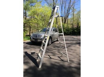 Awesome 8' All Aluminum Ladder By WERNER  - The Most Popular Model- Ready To Work ! - These Are Pricey !