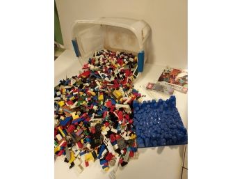Huge Tub Of Miscellaneous Legos