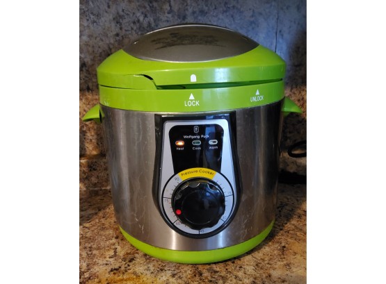 Wolfgang Puck Bistro Collection Pressure Cooker BPCRM040 7 QT Green