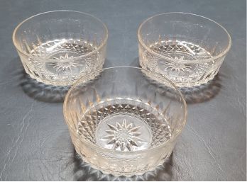 Set Of 3 Vintage Arcoroc France Clear Glass Starburst  Bowls