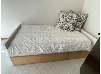 Two- Tone Twin Bed W Storage