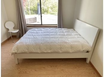 Simple Full Size Bed, White