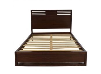 Casana Queen Platform Bed ( Mattress Included )