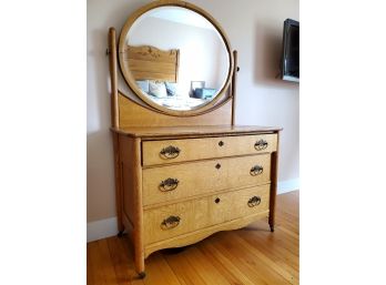 Gorgeous Vintage Tiger Maple Dresser With Mirror