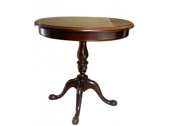 Thomasville Oval Side Table - Retail $493