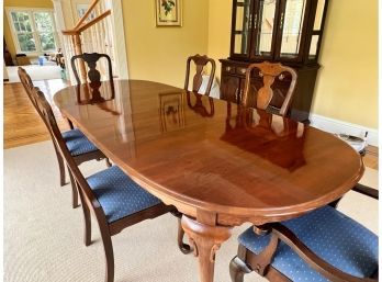 Ethan Allen Geogogian Court Dining Table And Six Chairs