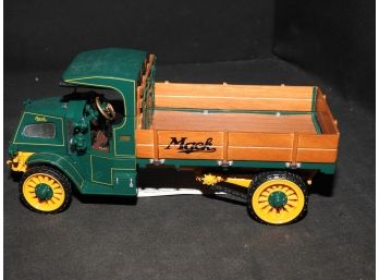 Franklin Mint 1916 Mack AC Bulldog Delivery Diecast Truck 1/24