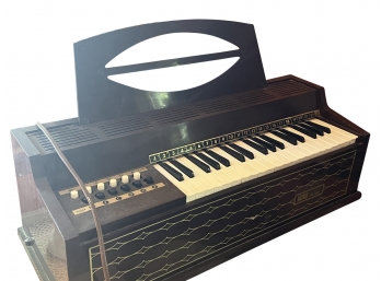 Magnus De Lux - Electric Chord Organ