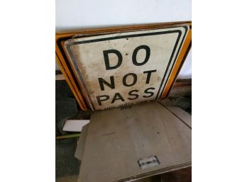 Vintage Metal Street Sign - 'do Not Pass'