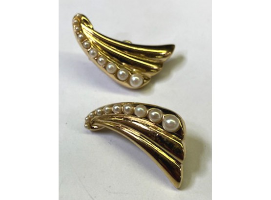 Great  Pair Of Signed 'TRIFARI' Gold Tone Earrings With Faux Pearls