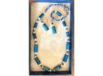 Very Pretty Necklace & Earrings Set, Blues & Whites