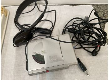 Sony Digital Mega Bass Walkman,2 Recordable New Mini Discs, Headphones And Controls, Vintage