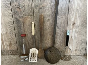 Some Vintage Kitchen Items