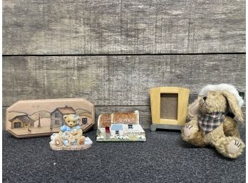 A Collection Of Finds Including Boyds Bears & Friends