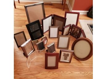 Large Lot Of Attractive Photograph Frames From A Local Conn. Estate         Cave