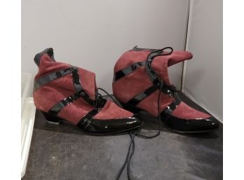 Beautiful Pair Of Size 8 Maroon And Black Boots.  F