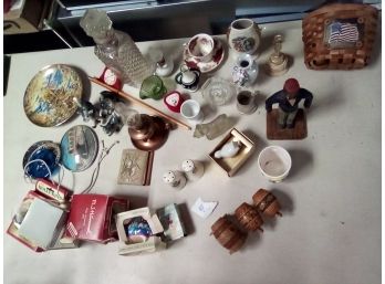 Vintage Curio Collection Of Glassware, Porcelain, Hummel & Other Ornament, Figurines, Wood Souveniers UTAB