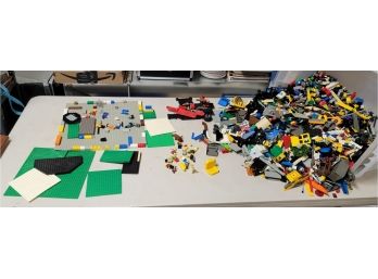 Large Lot Of Lego Bricks - 25 Pounds!  Mini Figures, Vehicles And Platforms.  CV