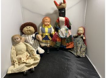 Fantastic Lot Of Various Vintage Dolls, Made Of Porcelain, Plastic And Cloth.