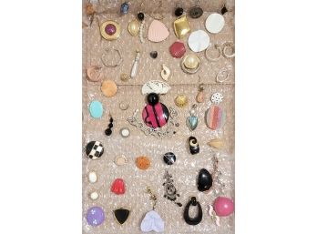 Lot Of Lovely Costume Jewelry- Lot Six. D3