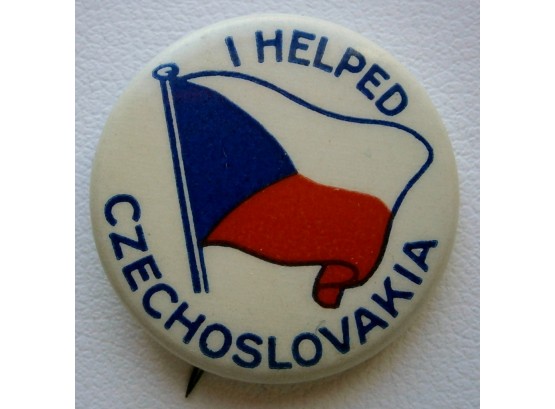WWII Era 'I HELPED CZECHOSLOVAKIA  Pinback Button