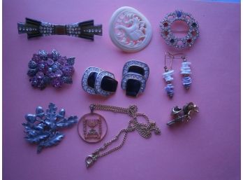 10 Pieces Of Vintage Costume Jewelry Pieces