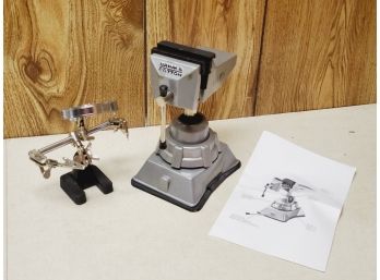 Brinks & Cotton Wilton Vacuum Base Vice & Table Top Magnifier With Clips