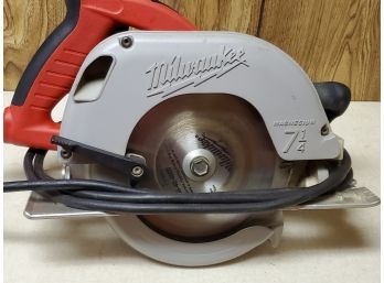 Milwaukee 7 1/4' Tilt Lock Corded Circular Saw Model 6390