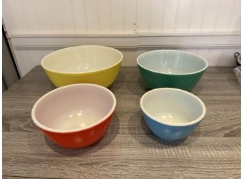 Vintage Pyrex Colors Mixing Bowl Set
