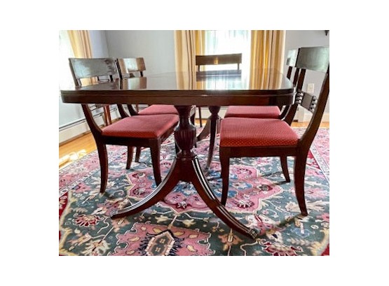 Beautiful Mahogany Dining Table With 6 Generous Chairs