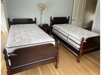 Pair Of Twin Mahogany Short Post Beds With Mattresses