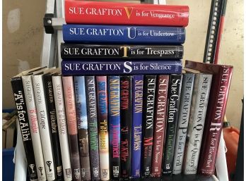 Sue Grafton Collection A-V Many First Editions