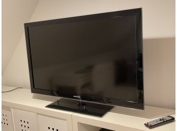 A 46 Inch Samsung TV With Remote