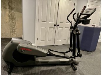 Life Fitness X9i Elliptical Cross Trainer With Mat