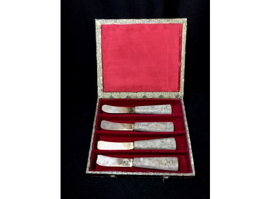 Set Of 4 Spreaders W/ Natural Stone Handles In Decorative Gift Box