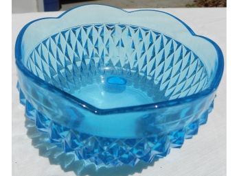 Vintage Indiana Glass Diamond Point Tri-footed Scalloped Edge Blue  Bowl