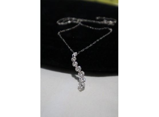 14K White Gold Chain With 14K White Gold And Graduated CZ Pendant China