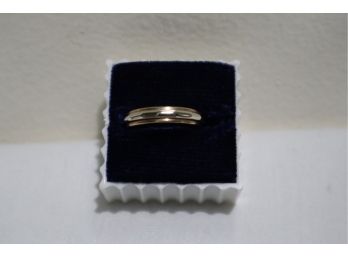 14K Yellow And White Gold Band Ring Size 5.5 (3.2 Grams)