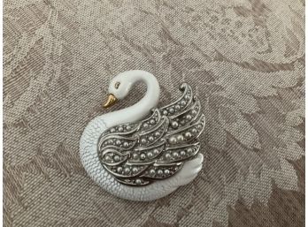 Majestic Swan Pin - Lot #7