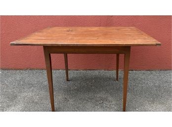 A Wonderful Vintage Pine Shaker Style Table By Gregory &  Vasileff - Greenwich CT. - 46'Long X 40'w X 30.5'H