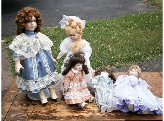 (5) Collector Dolls