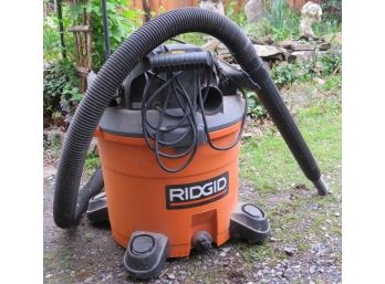Rigid 12 Gallon Wet/dry Vac With Hose Attachments - In Working Condition