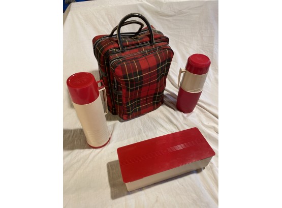 Thermos Plaid Bag MCM Picnic Kit Two Bottles Soup Beverage Slide Top  All Like New Seem To Be Unused Very Cool