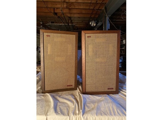 Pair Realistic Stereo Speakers 13x22.5x11.5 Wood Cabinet Vintage