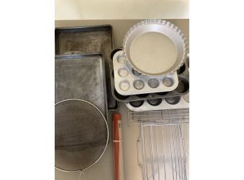 Bakers Dozen - Muffin Pans Baking Trays Cooling Racks