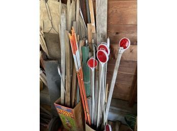 Various Stakes Reflecting Poles Orange Stakes Red Reflective Markers Wooden Markers Driveway Markers Guide