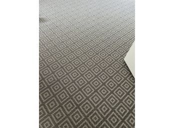 A Geometric Pattern Wall To Wall Carpet Approx 10 X 13