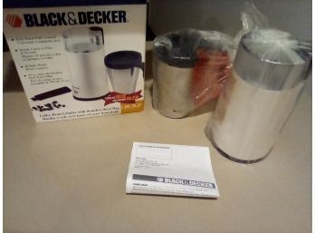 Black & Decker Coffee Bean Grinder With Stainless Steel Mug & Small Handy Brush  CBG5GP Unopened!